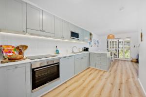 Sandy Toes Designer Lux Coastal Ground Floor