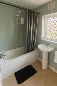 Bright 4-Bedrooms Home - National Museum- QMC - Lace Market - Sleeps 8