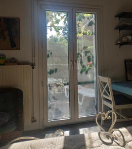 Kleines gemütliches Studio mit Terrasse, im Grünen gelegen