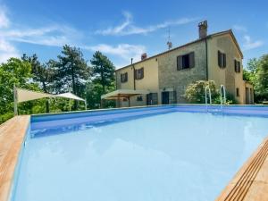 Villa in Tavoleto with pool