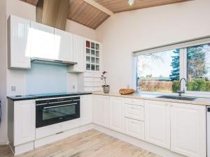 10 person holiday home in Juelsminde-By Traum