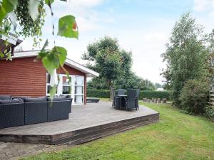 10 person holiday home in Juelsminde-By Traum