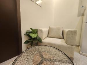 Stylish 1BR with Living Room and Kitchen - Al Munsiyah