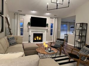 Luxurious Grand Park Family Home with Game Room and XBox