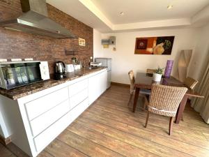 Sea view Kata apartment near Santosa SPA