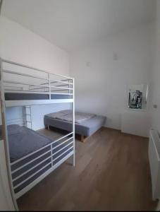 Stor lejlighed i rolige omgivelser