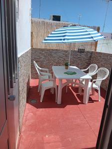 Casa con terraza y buena vista central Familias y parejas - Ubytování bez kategorie ve městě Conil de la Frontera