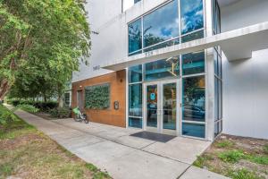 Large Corner 3 Bdrm Oasis Lake Eola