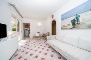 GuestHost - Sunny Haven in Grado Pineta