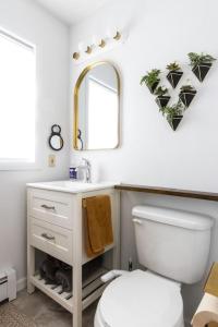 Private Classy 2nd Flr 3 Bed Apt Near Downtown