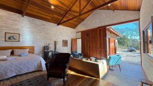 Espetacular casa em Gonçalves - MG (2)