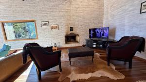 Espetacular casa em Gonçalves - MG (2)