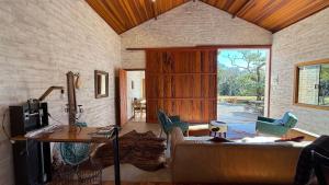 Espetacular casa em Gonçalves - MG (2)