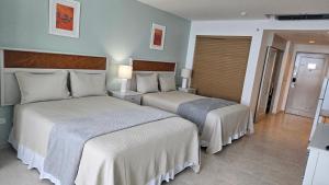 Studio Apartment with two double beds at Solarium in Playa Coronado