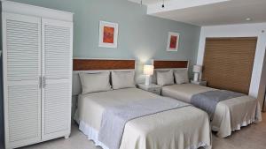 Studio Apartment with two double beds at Solarium in Playa Coronado