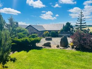 Sleeps 10 - Hot tub - Pool Table - Play Park