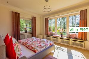Luxury Villa EMG Steinfurt - Historische Villa mit Sauna, SPA, Garten & großem Essbereich für bis zu 22 Personen