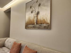 Family-Friendly 2BR Home with Kitchen - Al Munsiyah