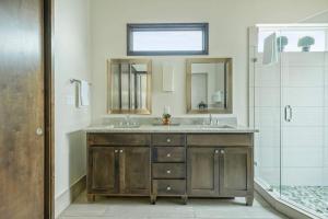 Relaxing Lake Escape - 1BR, Pickleball & BBQ