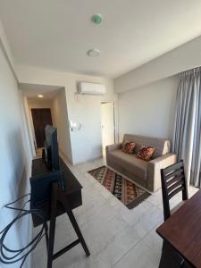 dpto con hermosa vista -zona poncho verde