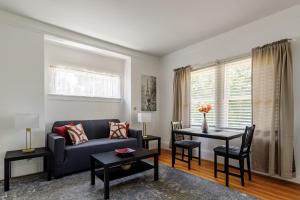 3 Berkeley - 1 Bedroom Apartment, with Laundry