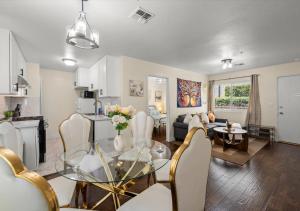 Cozy&Stylish DT Alhambra Living walk to Starbucks