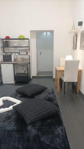 little roma apartment