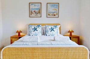 Weldon Road - Townhouse Overlooking the Park with Parking