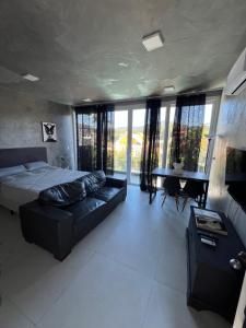 Studio 5-Star