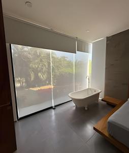 Hospédate cerca del mar