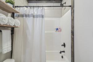 Bear Tracks Bungalow