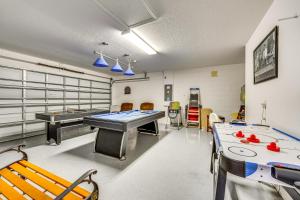 10 Mi to Disney Family Retreat with Game Room!
