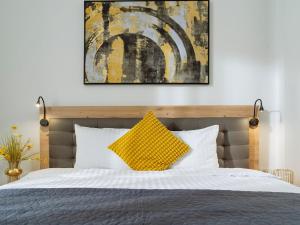 Central 16 Apartment - Private Terrace & Parking