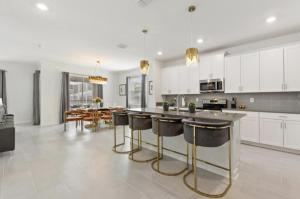 Majestic Manor Luxury Home in Prime Orlando Location