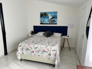 Quarto em condominio Ponta da Fruta