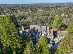 Vista De Lago Retreat Luxury Mansion with Pool and Theater