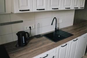 Portside studio, free parking, self check-in