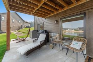 New Listing Lake View 5BR Home Arcade Games, Grill