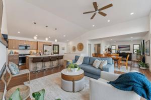 New Listing Lake View 5BR Home Arcade Games, Grill