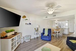 Dog- Friendly Villa- Walk to the Beach