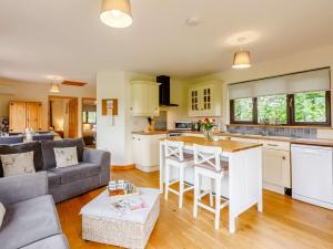 2 Bed in Llandrindod Wells 88203