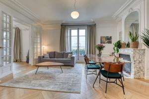 Wonderful AC Apartment Terrace Madeleine Opera - 4-Sterne-Hotels in Paris