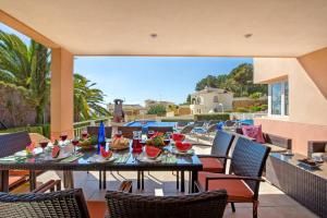 Villa Angela Flores by Villa Plus