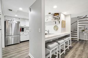Palmetto Dunes Villa Walk to Beach Golf & Pool
