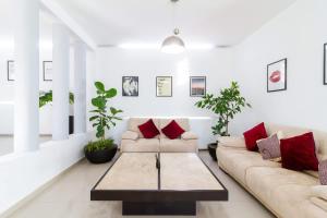 La casa de mi tia divorciada Family