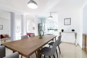 La casa de mi tia divorciada Family