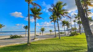 Ap confortável - Praia Enseada - 250m praia