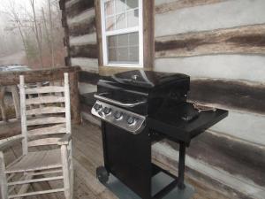 Lookout Mtn cabin with a view