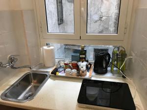 Great studio near Coliseum