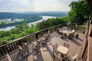 Historic Riverview Inn Five